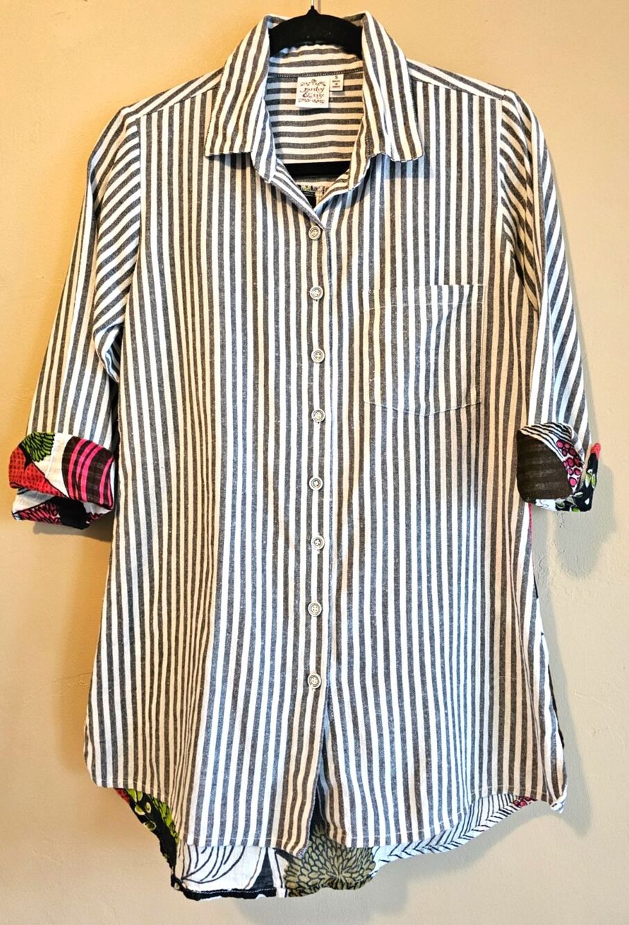 Parsley & Sage Small Top Grey White Stripe Semi Shear Back Colorful Button